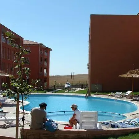 Apartment Sunny Day 6 с двумя спальнями Tunkovo